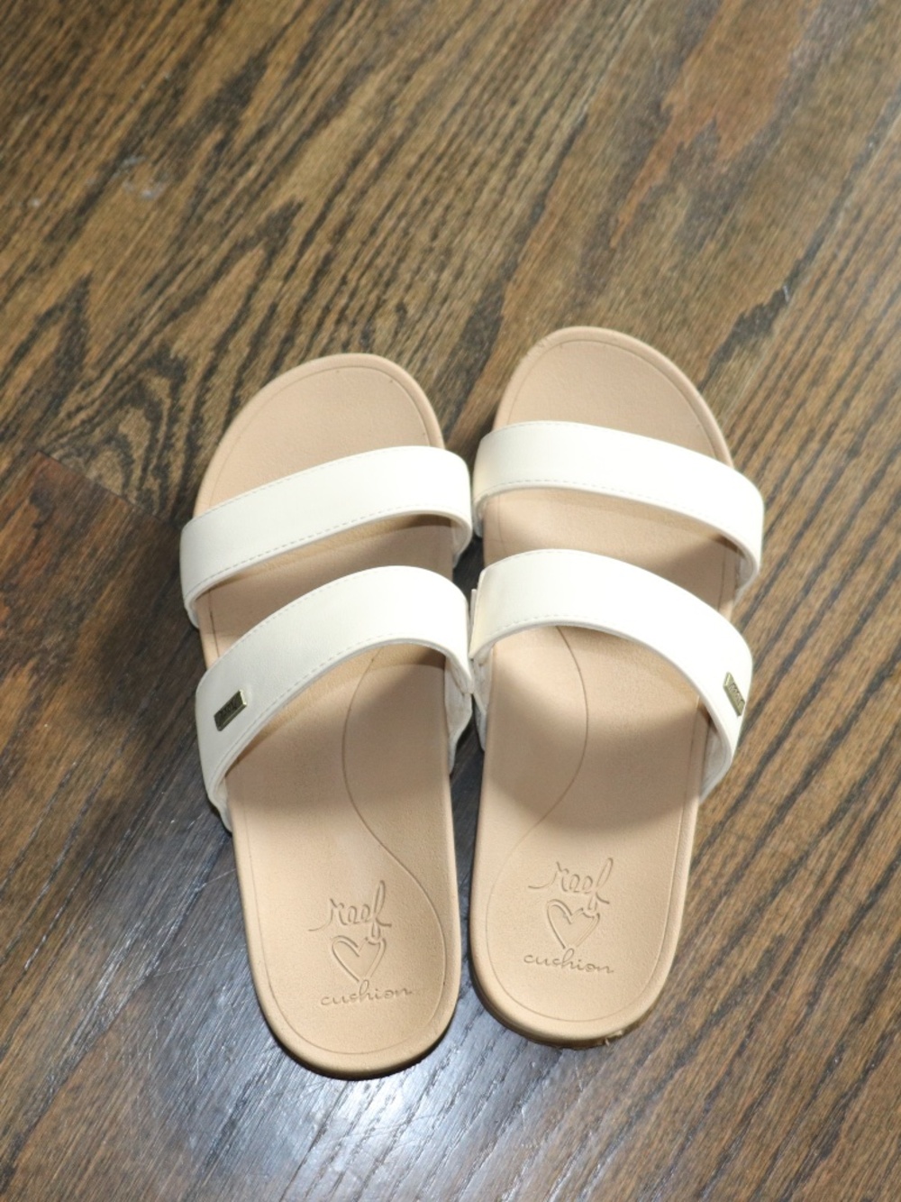 Reef Kids Banded Horizon Hi Slide Sandals size 4 cream dual padded straps